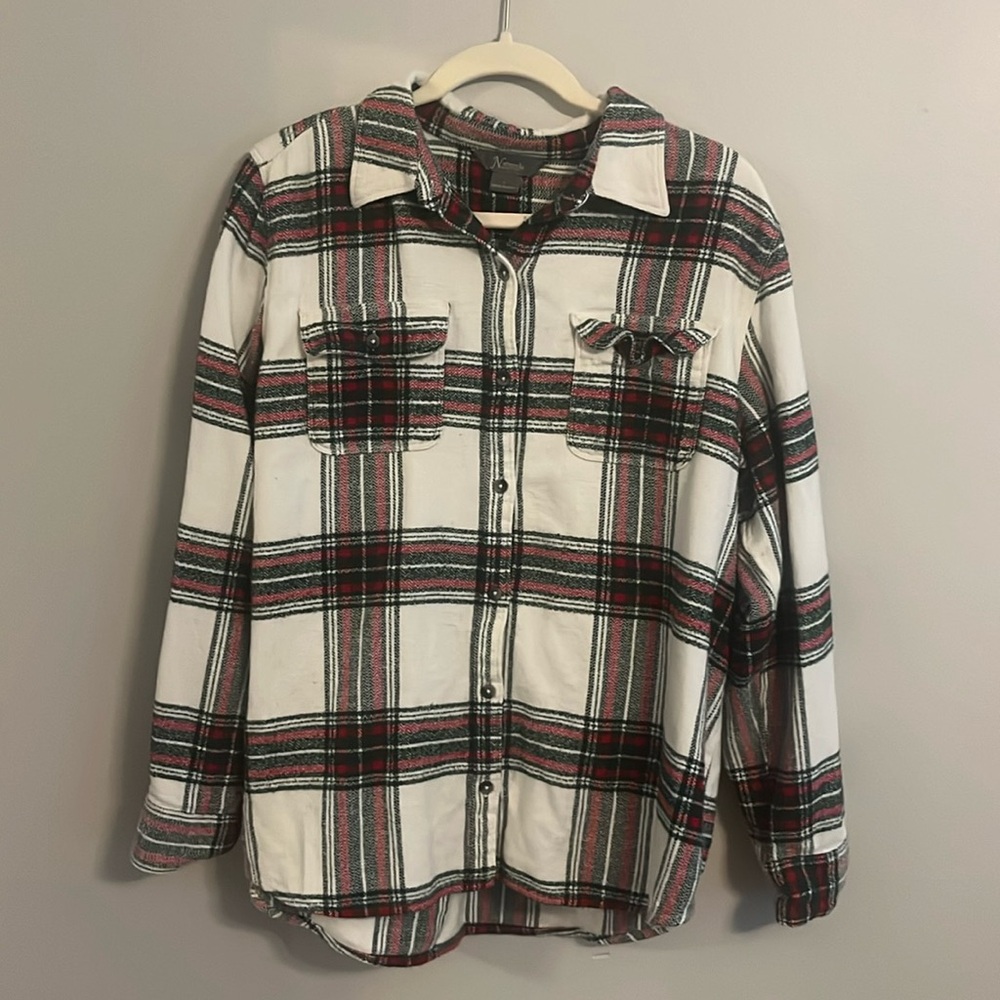 Brand: Natural Reflections Size: L Color: White, Green, Red